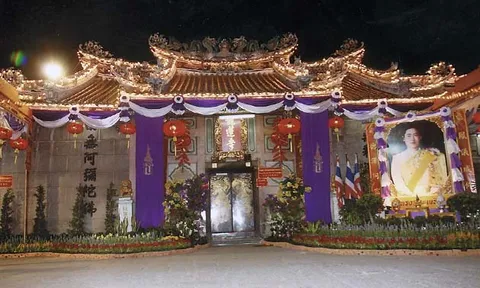 ตามเสด็จฯสมเด็จพระเทพรัตน์ฉลองตรุษจีนเยาวราช  เสริมสิริมงคลรับความเฮงปีกระต่ายทอง