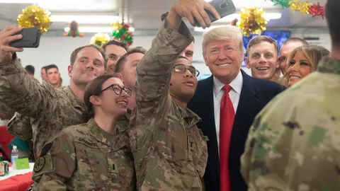 ทรัมป์ดอดเยี่ยมทหารในอิรักครั้งแรก ลั่นทำถูกแล้วที่ถอนทหารจากซีเรีย