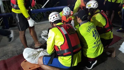 เจอครบ 2 ศพนักท่องเที่ยวเกาหลี ขับรถกอล์ฟชนกัน ตกแม่น้ำน่าน