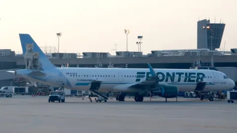 ผู้โดยสารดื่มน้ำพุล้มป่วย