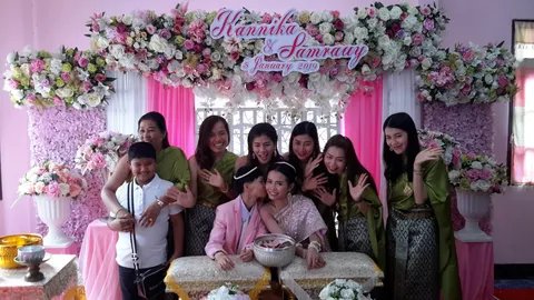 สุดหวานชื่น สาวทอมบุรีรัมย์ถือฤกษ์ดี ยกขันหมากวิวาห์เจ้าสาววัย 34 