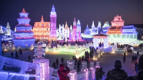 ฮาร์บินจัดเทศกาลหิมะ ประติมากรรมน้ำแข็งสุดงดงาม