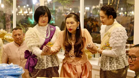 ฟ้าหญิงจุฬาภรณวลัยลักษณ์ ทอดพระเนตรงานอุ่นไอรัก