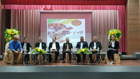 พล.อ.อุดมชัย ร่วมเวทีรับฟังความคิดเห็น พูดคุยเพื่อสันติสุขชายแดนใต้