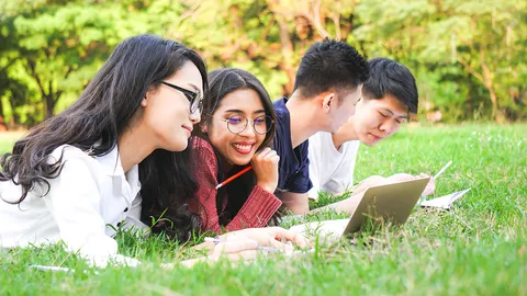 ทำไมคนเราถึงอยาก อยู่ใกล้คนมีความสุข