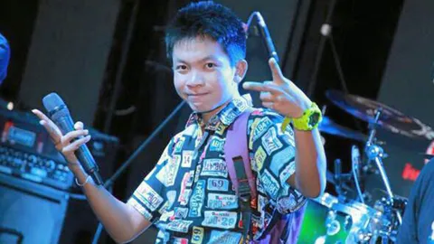 มนต์รักสายไหม