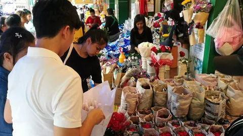 กุหลาบเฉา วาเลนไทน์ ยังไม่คึกคัก คนขายครวญ พิษเศรษฐกิจ! คู่รักรัดเข็มขัด