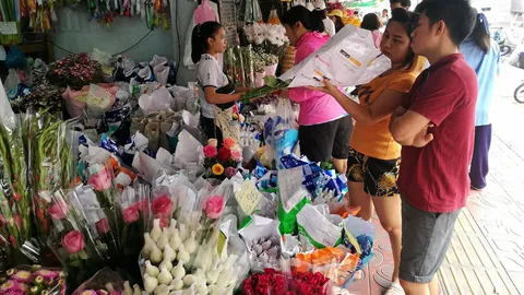 ไม่คึกคัก 