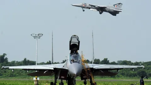 ระทึก บินจู่โจม MiG27 อินเดีย โหม่งโลก นักบินดีดตัวทัน รอดฉิวเฉียด