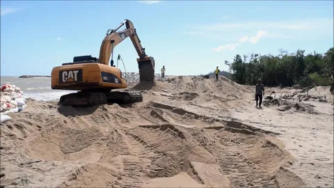 ประมงพื้นบ้าน นราธิวาส ทุกข์หนัก ทรายปิดตายร่องน้ำ 3 ปี หาปลาไม่ได้ 