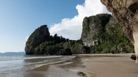 "หาดยาว" แหล่งท่องเที่ยวระดับโลก แข่งเรือใบนานาชาติเป็นเวิลด์เรคคอร์ด