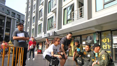 นักศึกษาโดดตึก