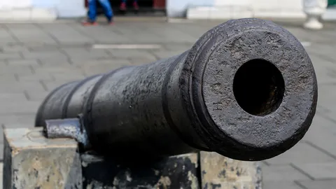 ใกล้ปืนเที่ยง