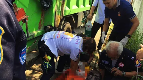 สลด พนักงานเก็บขยะ โดยรถขยะถอยทับ ดับอนาถ