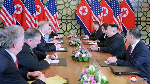 ติดที่คว่ำบาตร-หวาดระแวง