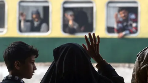 ภารตะ-ปากีฯ ร่วมเปิดทางม้าเหล็ก