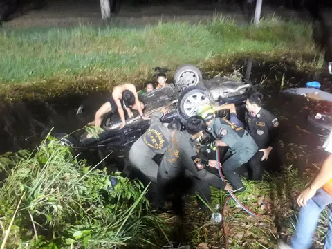 5 อุบัติเหตุ-7 ศพ เขาโทนยังเฮี้ยน "พ่วงชนพ่วง" เละ