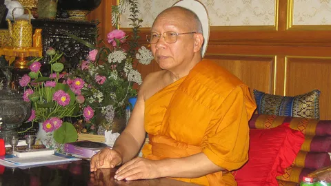 แนะพระธรรมทูตทำงานต่างแดนอย่าแบ่งนิกาย