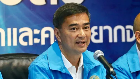 "สุรพร" อัด "มาร์ค" ไม่เอาลุงตู่ แขวะหมดมุกเรียกเรตติ้งโค้งสุดท้าย