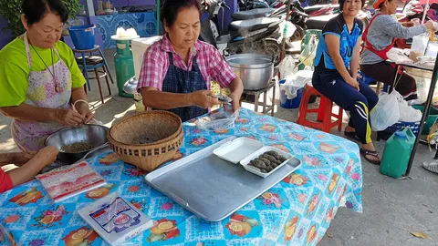 ขนมข้าวโปงเจ๊ขาว