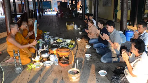 พ่อแม่ทำบุญ 7 วันให้น้องภูผา หลังดับปริศนาในรพ.ที่ชัยนาท จนเป็นที่คาใจ