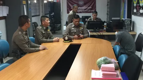 จับหนุ่มโรคจิตเอาไอโฟนถ่ายใต้กระโปรงสาว กลางตลาดต้นพยอม เมืองเชียงใหม่