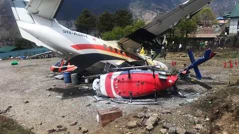 บินเล็กเนปาลหลุดรันเวย์ชนฮ.พังยับดับ 3 ศพ สังเวยสนามบินอันตรายสุดในโลก
