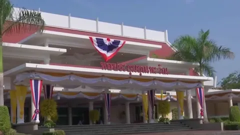 ในหลวงพระราชทานกระบี่ นักเรียนนายร้อยตำรวจ