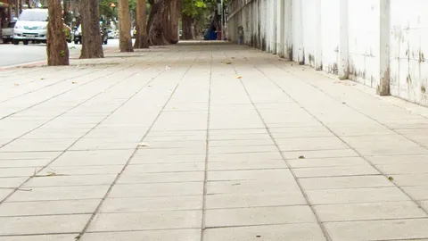 สภา กทม.ยกระดับคุณภาพทางเท้า แนะ 3 รูปแบบ ให้ กทม.ลองทำนำร่อง