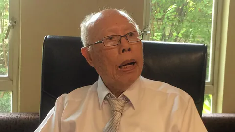 ผู้ชาย ชื่อบรรลุ