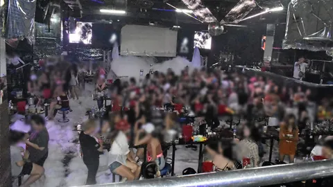 เด้ง 5 เสือ "ตลาดพลู" พิษทหารจับ "เวฟผับ" ปาร์ตี้โฟม-ฉี่ม่วง 38