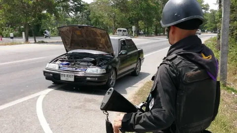 คนร้ายลอบวางระเบิดที่ปัตตานี โดนรถเก๋งชาวบ้าน โชคดีไร้ผู้บาดเจ็บ