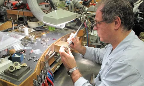 เจียระไนอาชีวะเพชรนํ้าหนึ่ง