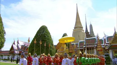 พิธีเชิญพระราชลัญจกรประจำรัชกาลที่ 10 ในพระราชพิธีบรมราชาภิเษก