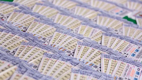เตือนภัยผู้รับซื้อลอตเตอรี่ถูกหลอก เผยลูกค้าตัวแสบแก้ไขตัวเลข เปิดสารพัดลายแทงจับกลโกง