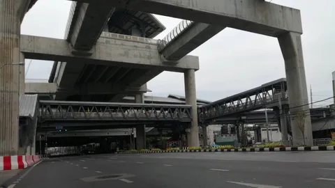 รถไฟฟ้าสายสีน้ำเงินส่วนต่อขยาย สร้างเสร็จ คืนผิวจราจรให้ประชาชนสัญจร