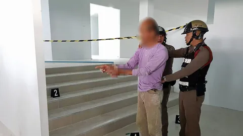 ผู้รับเหมาปืนดุ ยิง รศ.ดร.เจ็บ นักธุรกิจคนดังยังไม่จ่ายค่าจ้าง รีโนเวท-ตึกเก่า