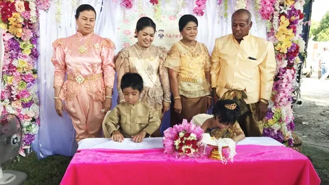 จัดงานแต่งแฝดชายหญิง วัย 5 ขวบ หวังแก้เคล็ดตามความเชื่อ หลังป่วยบ่อย