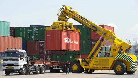 เล่นงานหนักนำเข้าสินค้าห่วย