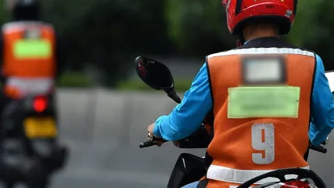 ฝากเจ้าหน้าที่ตรวจสอบ วินมอเตอร์ไซค์ BTS หมอชิต ชาวบ้านสงสัยว่ามีวินเถื่อน