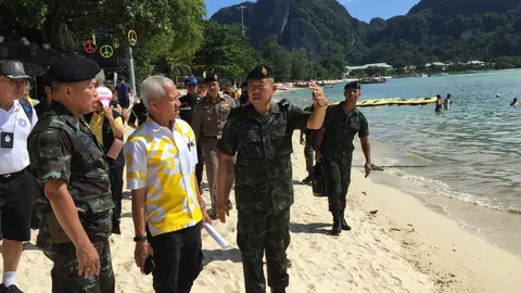 รองแม่ทัพภาค 4 ตรวจทะเลสีดำเกาะพีพี พบบ่อบำบัดรับไม่ไหว-ขาดงบประมาณ