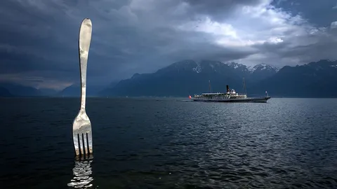 ปักไว้ในทะเลสาบ