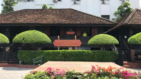 ชาวสงขลาร่วมไว้อาลัย "พลเอกเปรม" รัฐบุรุษ หน้าบ้านติณสูลานนท์