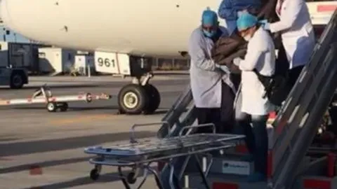 ชายญี่ปุ่นดับอนาถบนเครื่องบิน หลังกลืนโคเคน 246 ถุง หวังขนข้ามชาติ