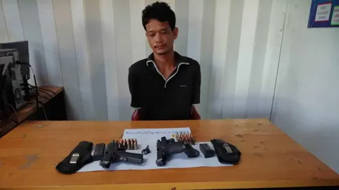 นาทีจับช่างแอร์โหด ฆ่าผัวใหม่อดีตเมีย ปืน2กระบอก หนีเข้าภูเก็ต