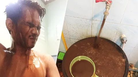 หนุ่มโชว์อาบน้ำประปาสีน้ำตาลเข้ม เล่าเป็นปัญหาสะสม แต่ครั้งนี้หนักที่สุด