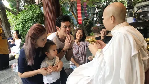 น่ารักนะ ชาคริต หอบน้องโพธิ์ฟังธรรม  