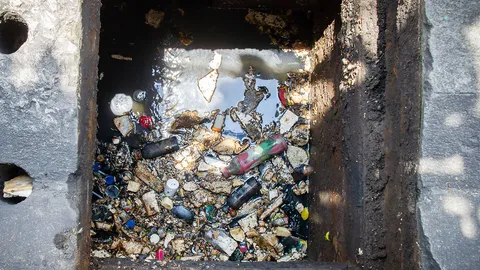 เดือดร้อนทั้งหมู่บ้าน ท่อระบายน้ำตัน แจ้งอบต.บางรักใหญ่ 2 ปีแล้วยังเงียบ