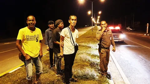 3 ตลกดัง “เชิญยิ้ม” หวิดดับ เก๋งจอดติดไฟแดง ถูกหนุ่มหลับในซิ่งรถชนท้าย