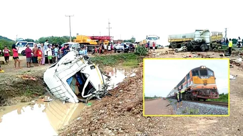 รถไฟชนหัวขาด รถบรรทุกหินทำรางคู่ โชเฟอร์ตาย ลูกน้องสาหัส